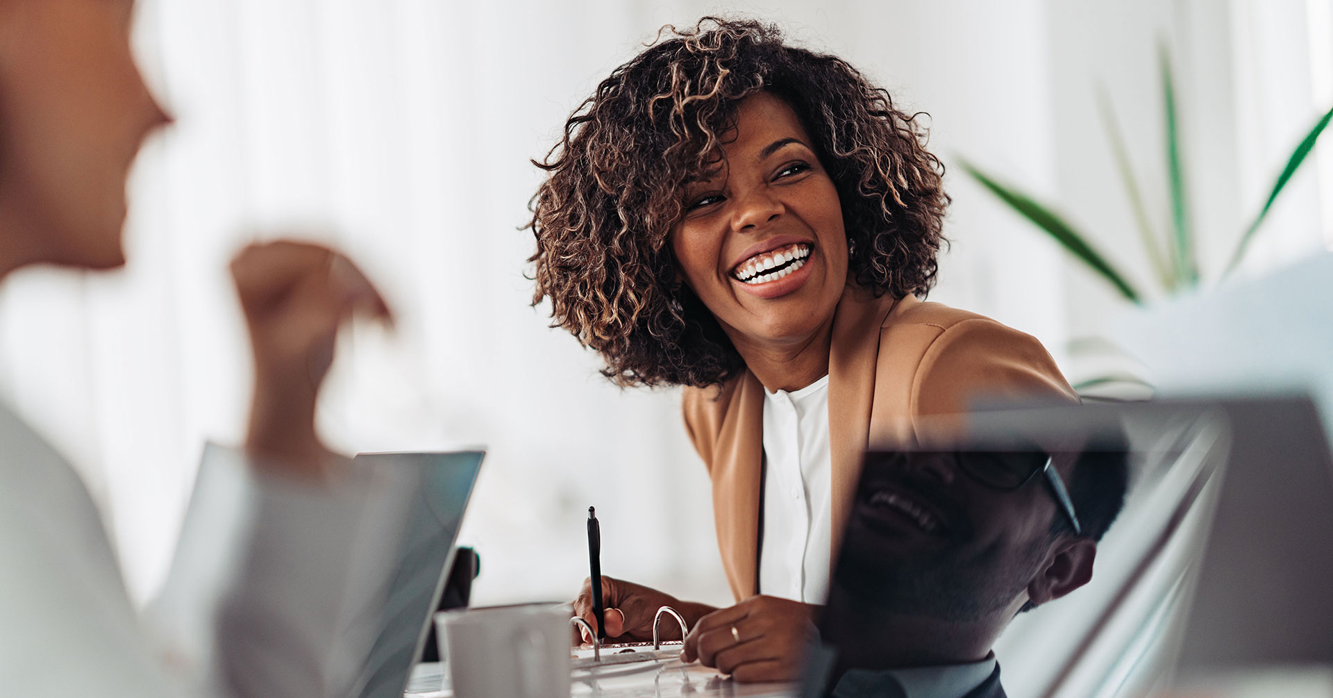 Woman smiling banner-28